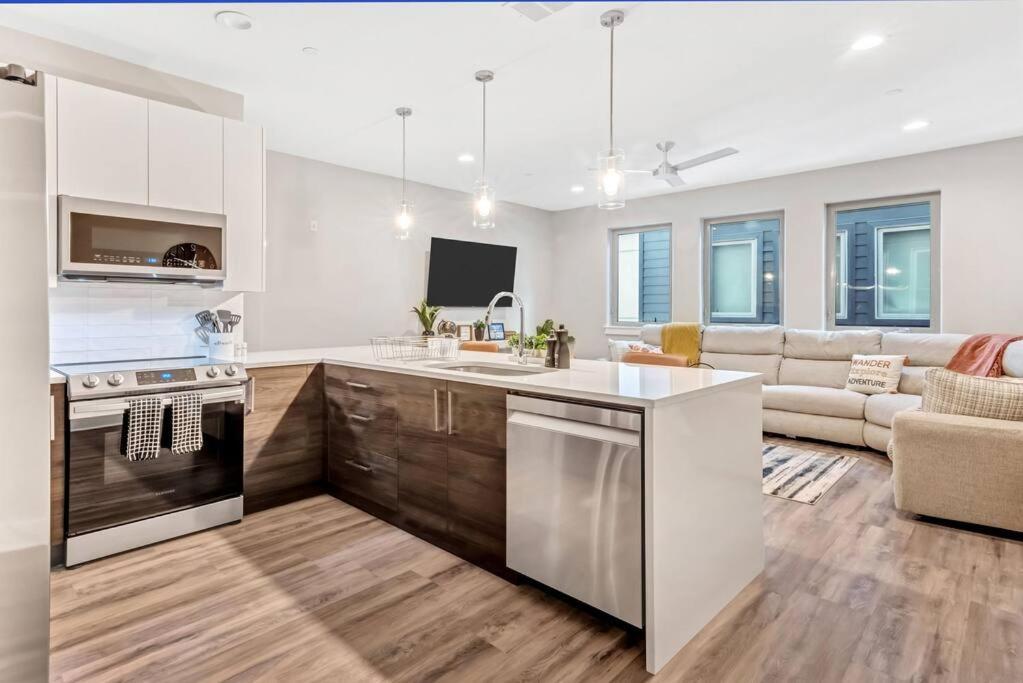 Private Rooftop Patio + 4 Story Home In Downtown Fw Fort Worth Eksteriør billede