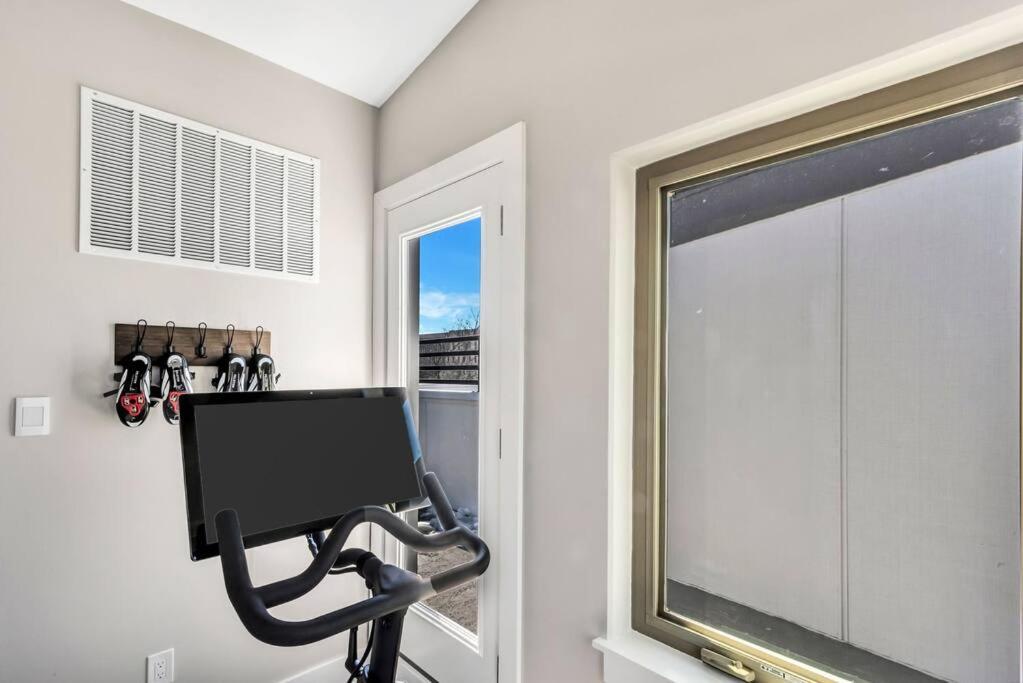 Private Rooftop Patio + 4 Story Home In Downtown Fw Fort Worth Eksteriør billede