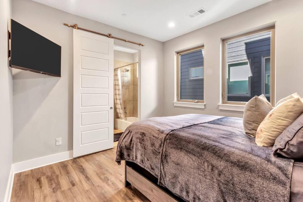 Private Rooftop Patio + 4 Story Home In Downtown Fw Fort Worth Eksteriør billede